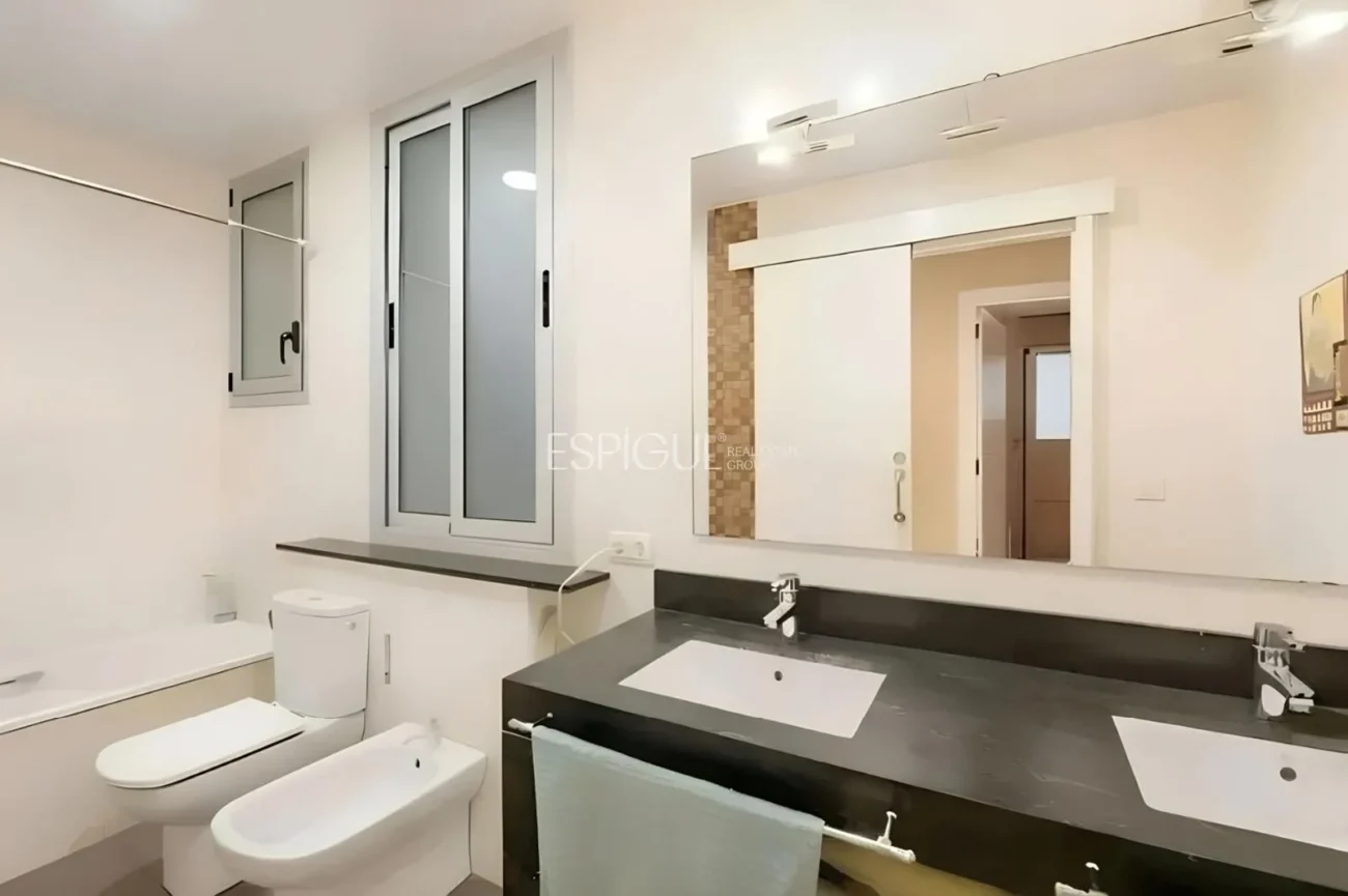 Piso en venta en la Antiga Esquerra de l’Eixample – Elegancia clásica y confort moderno