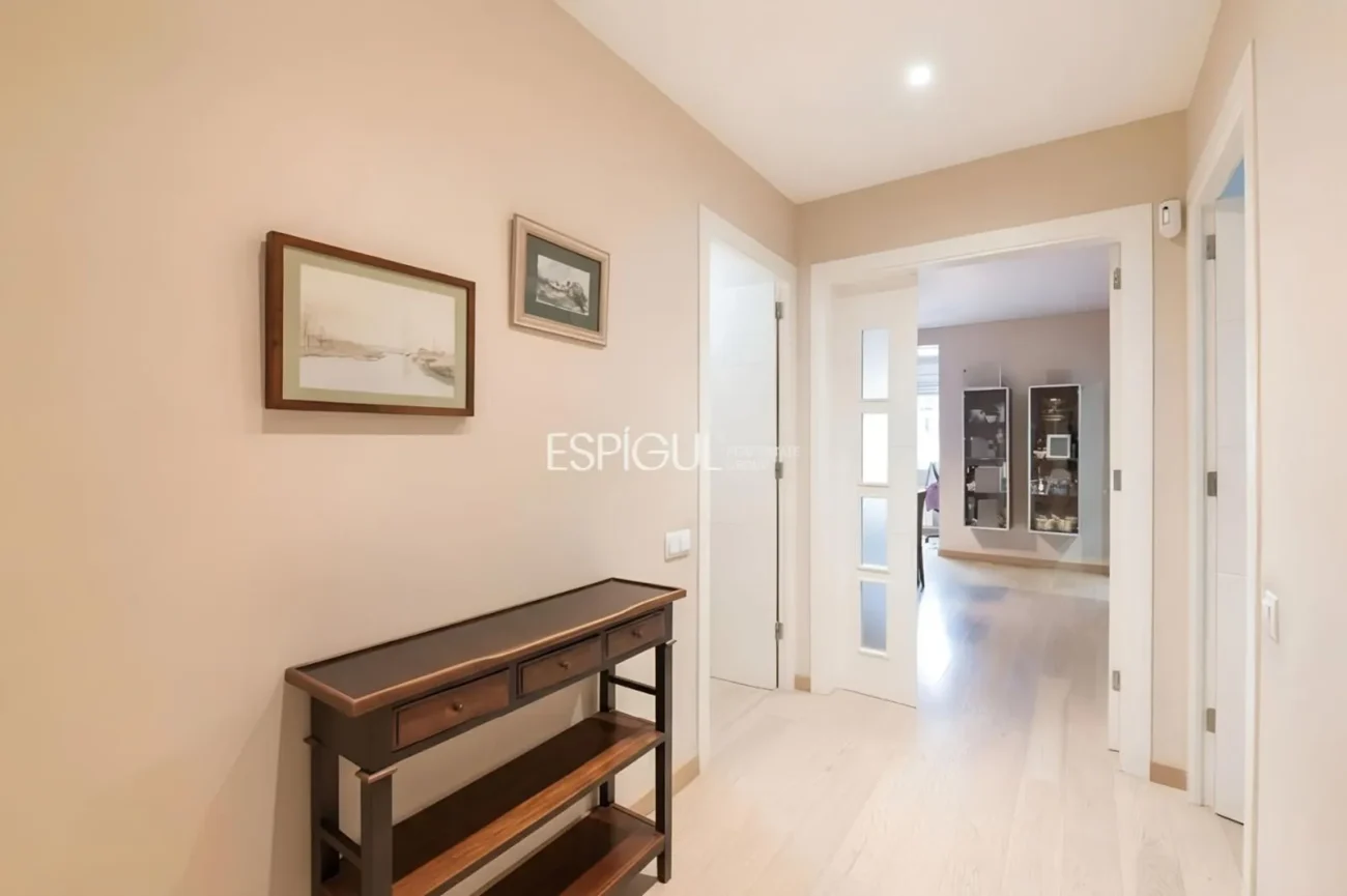 Piso en venta en la Antiga Esquerra de l’Eixample – Elegancia clásica y confort moderno