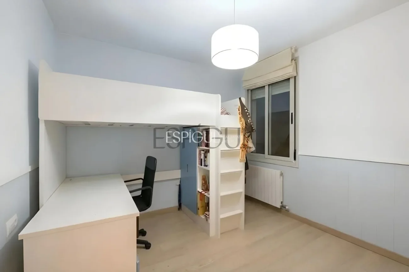 Piso en venta en la Antiga Esquerra de l’Eixample – Elegancia clásica y confort moderno