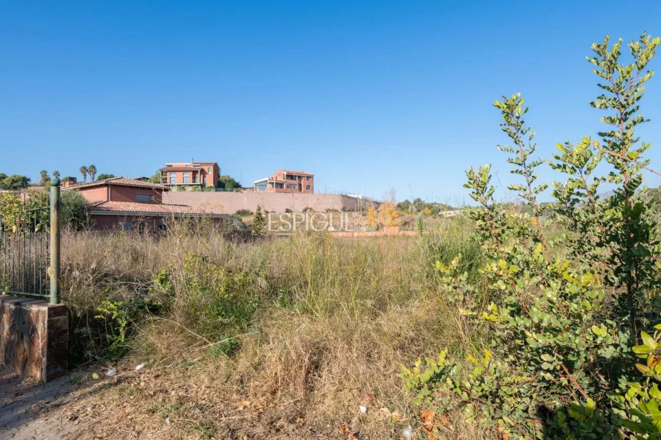 Building plot for sale in Golf Masia Bach