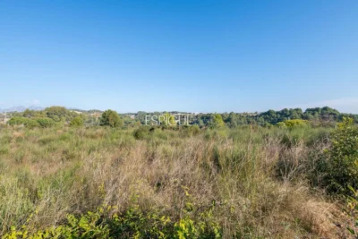 Building plot for sale in Golf Masia Bach