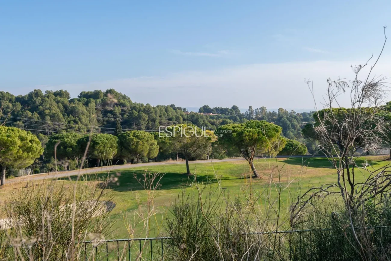 Building plot for sale in Golf Masia Bach