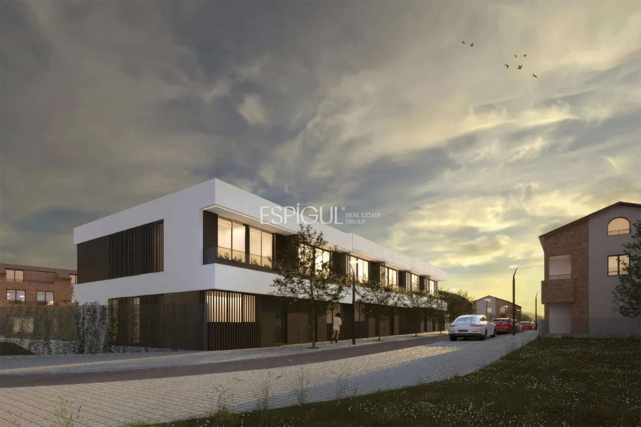 Tu refugio entre el mar y la ciudad: Estrena casa con jardín en el corazón de Palafolls.