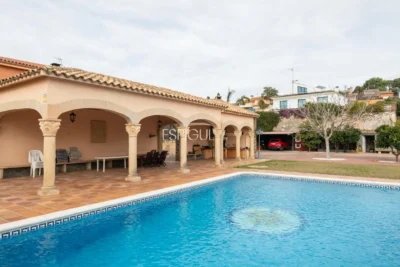 Spectaculaire villa de luxe avec vue sur la mer à Can Quirze, Mataró