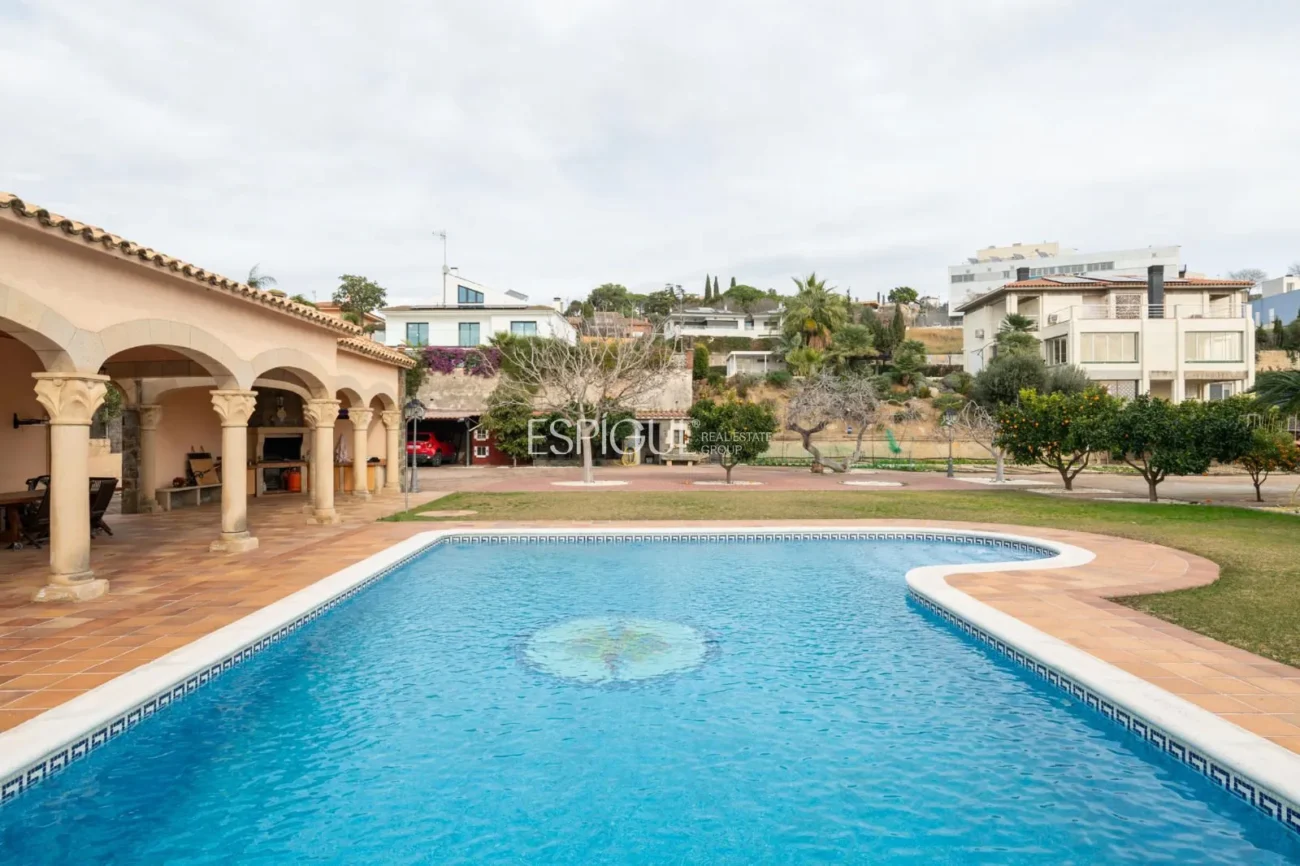 Spectaculaire villa de luxe avec vue sur la mer à Can Quirze, Mataró
