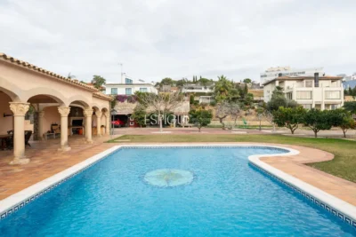 Spectaculaire villa de luxe avec vue sur la mer à Can Quirze, Mataró