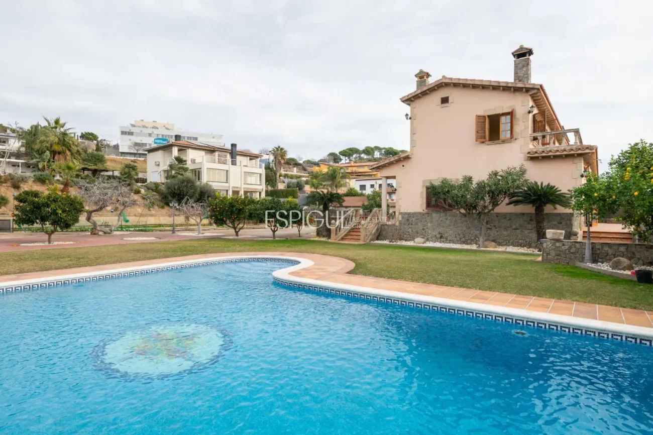 Spectaculaire villa de luxe avec vue sur la mer à Can Quirze, Mataró