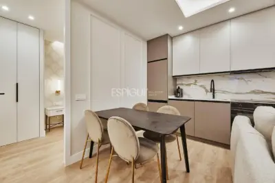 Piso en venta situado en Madrid, en la zona de Retiro.