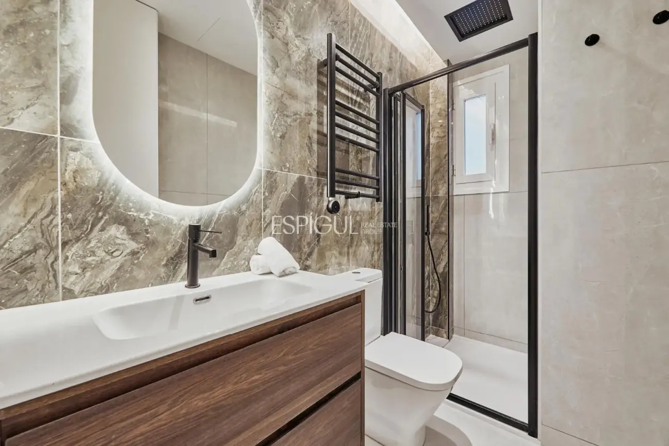 Piso en venta situado en Madrid, en la zona de Retiro.