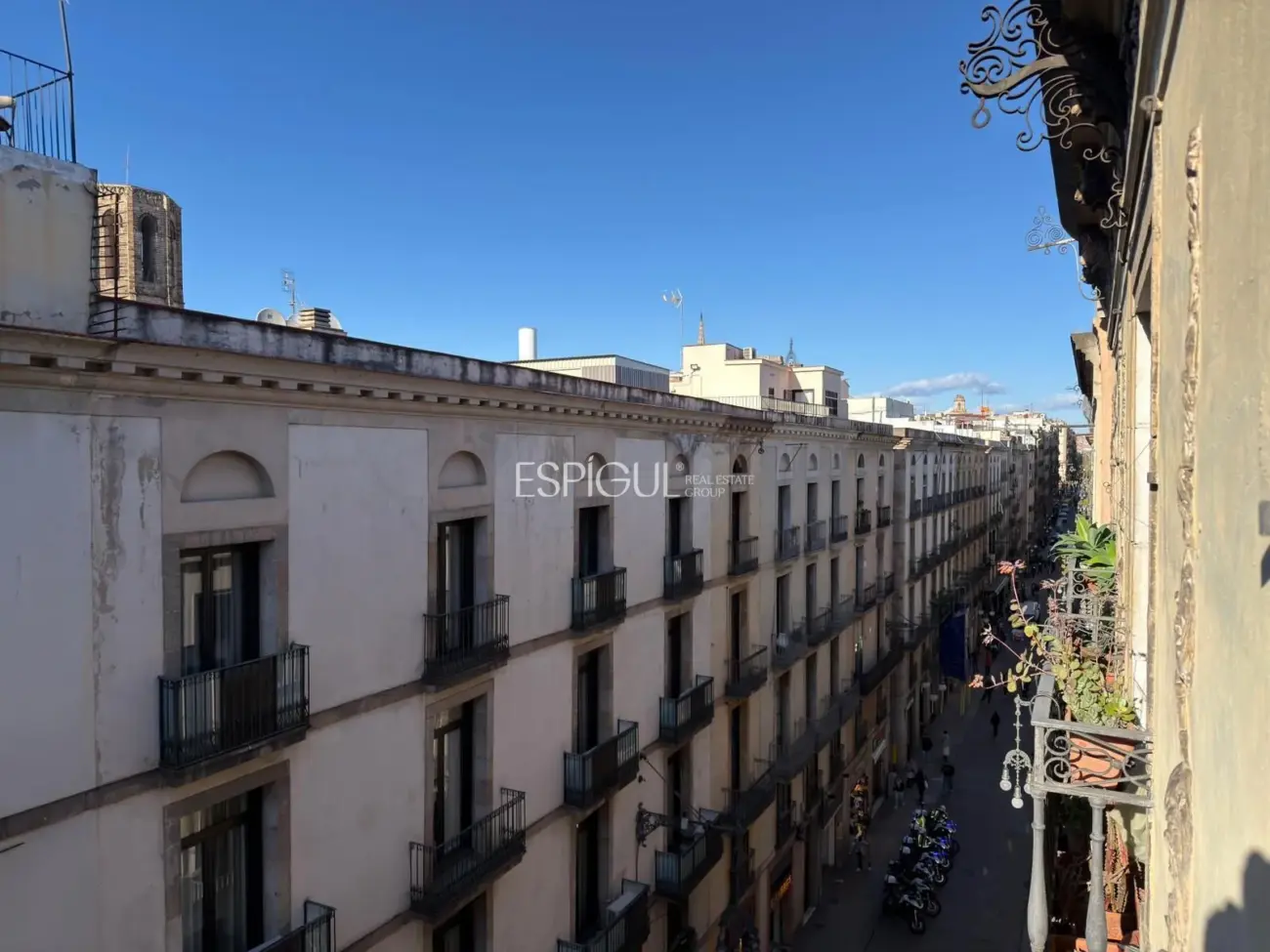 Penthouse for renovation on Carrer de Ferran, El Gòtic