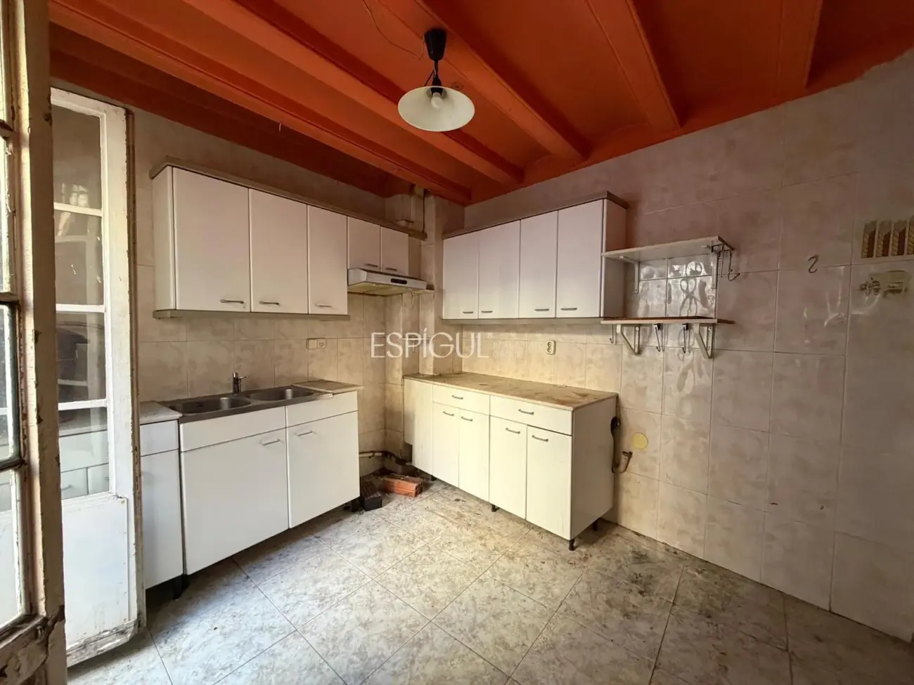 Penthouse for renovation on Carrer de Ferran, El Gòtic