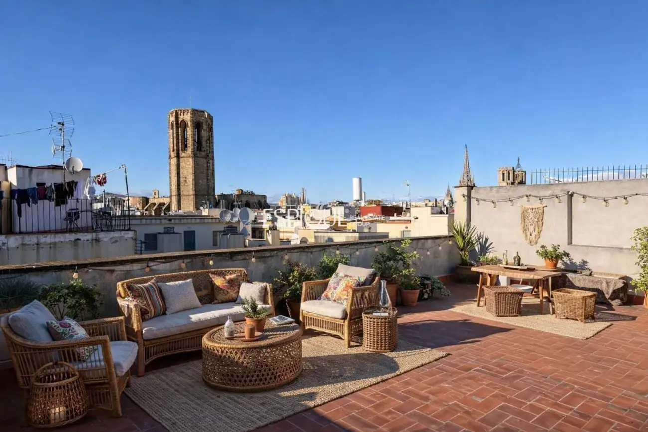 Penthouse for renovation on Carrer de Ferran, El Gòtic