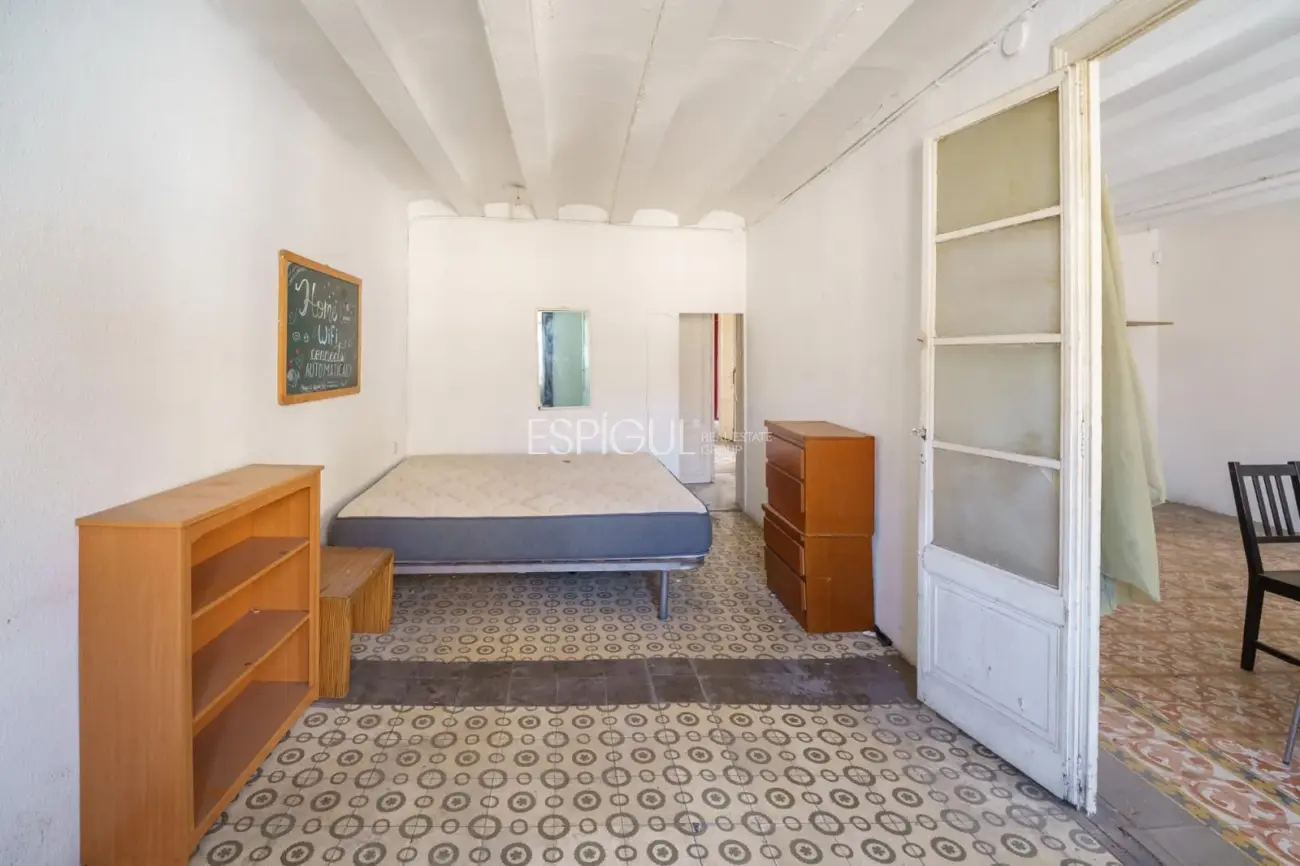 Penthouse for renovation on Carrer de Ferran, El Gòtic