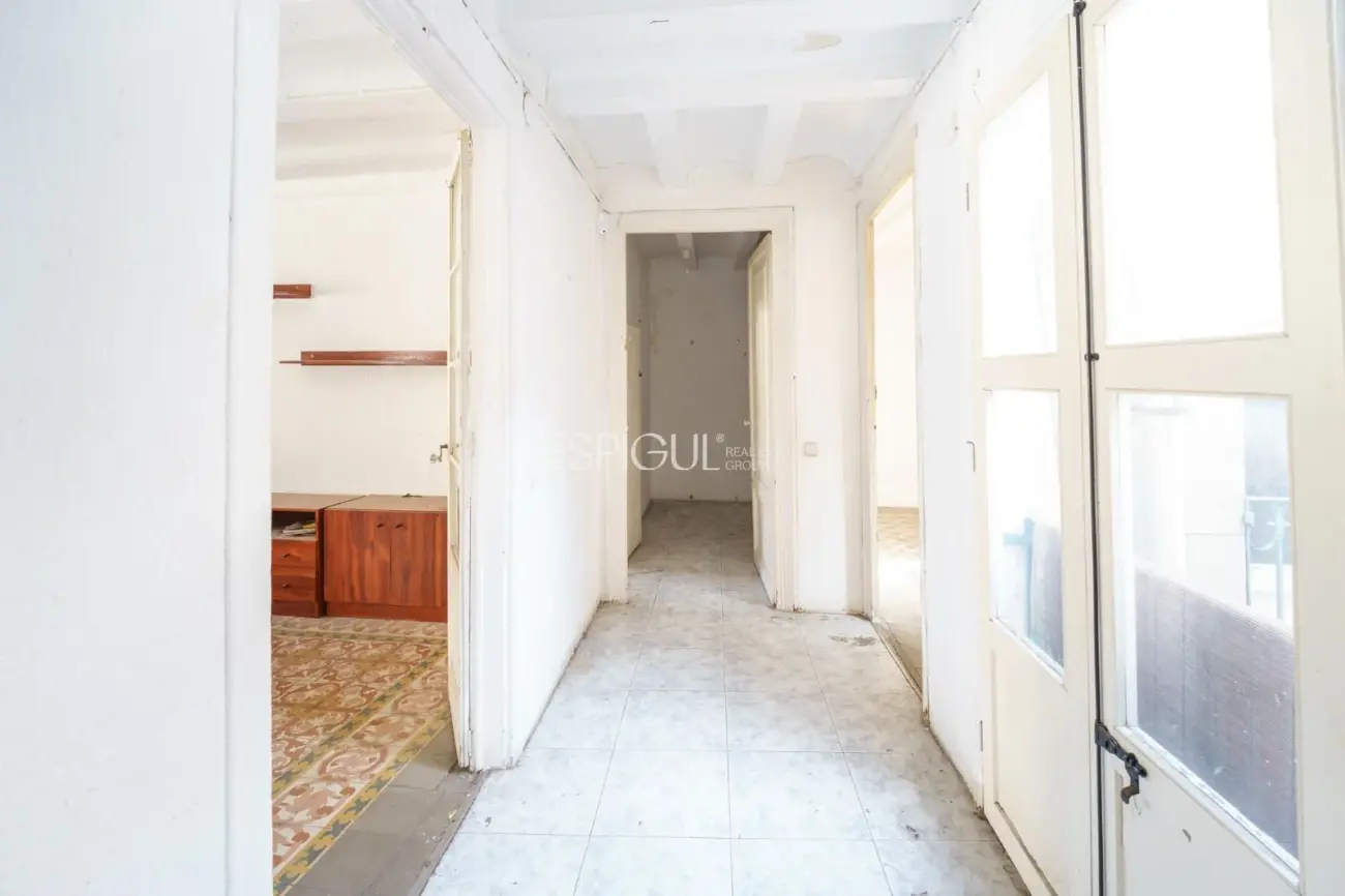 Penthouse for renovation on Carrer de Ferran, El Gòtic