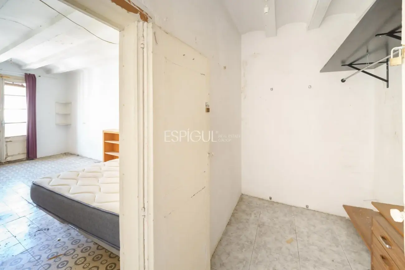 Penthouse for renovation on Carrer de Ferran, El Gòtic