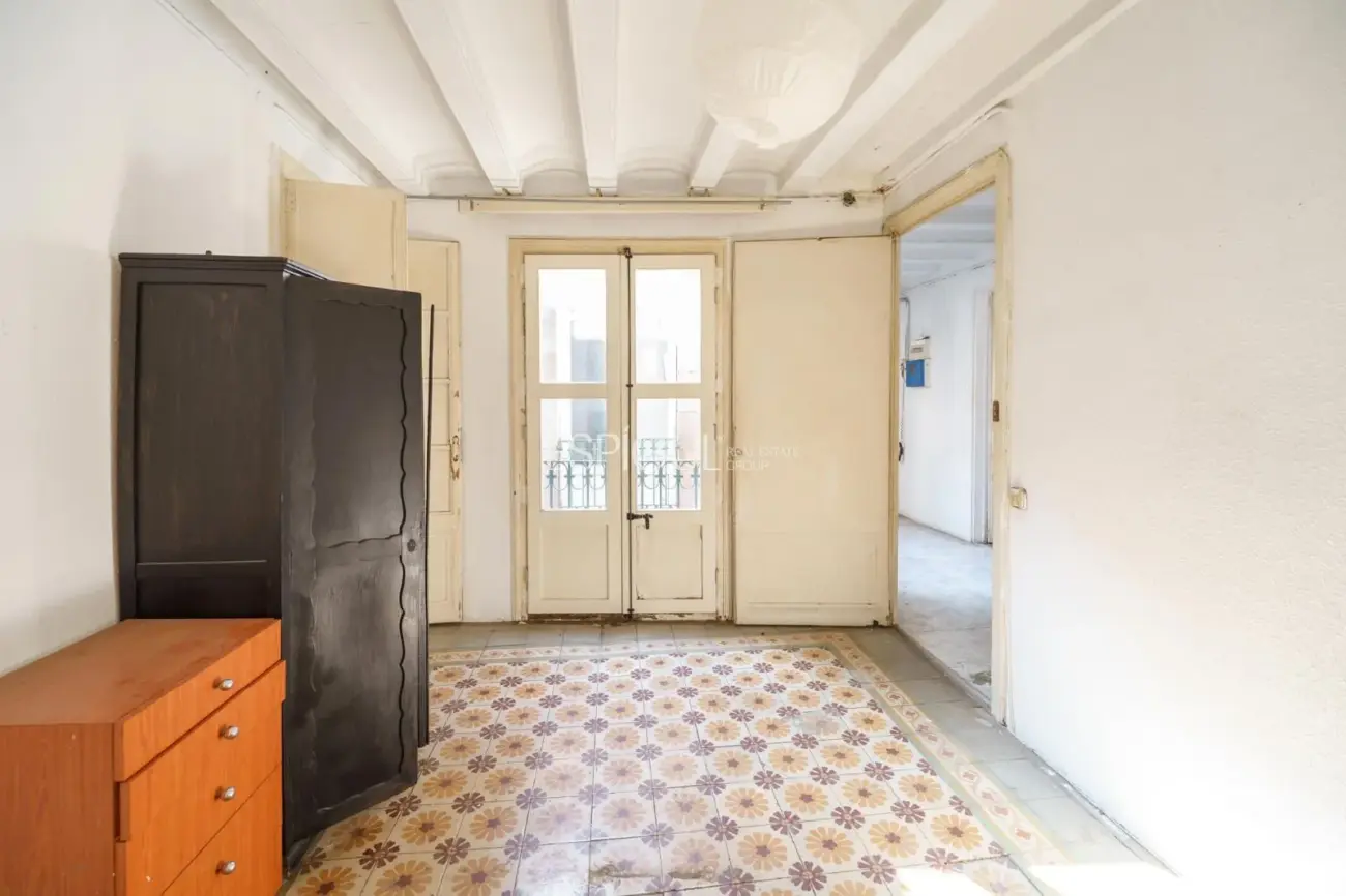 Penthouse for renovation on Carrer de Ferran, El Gòtic