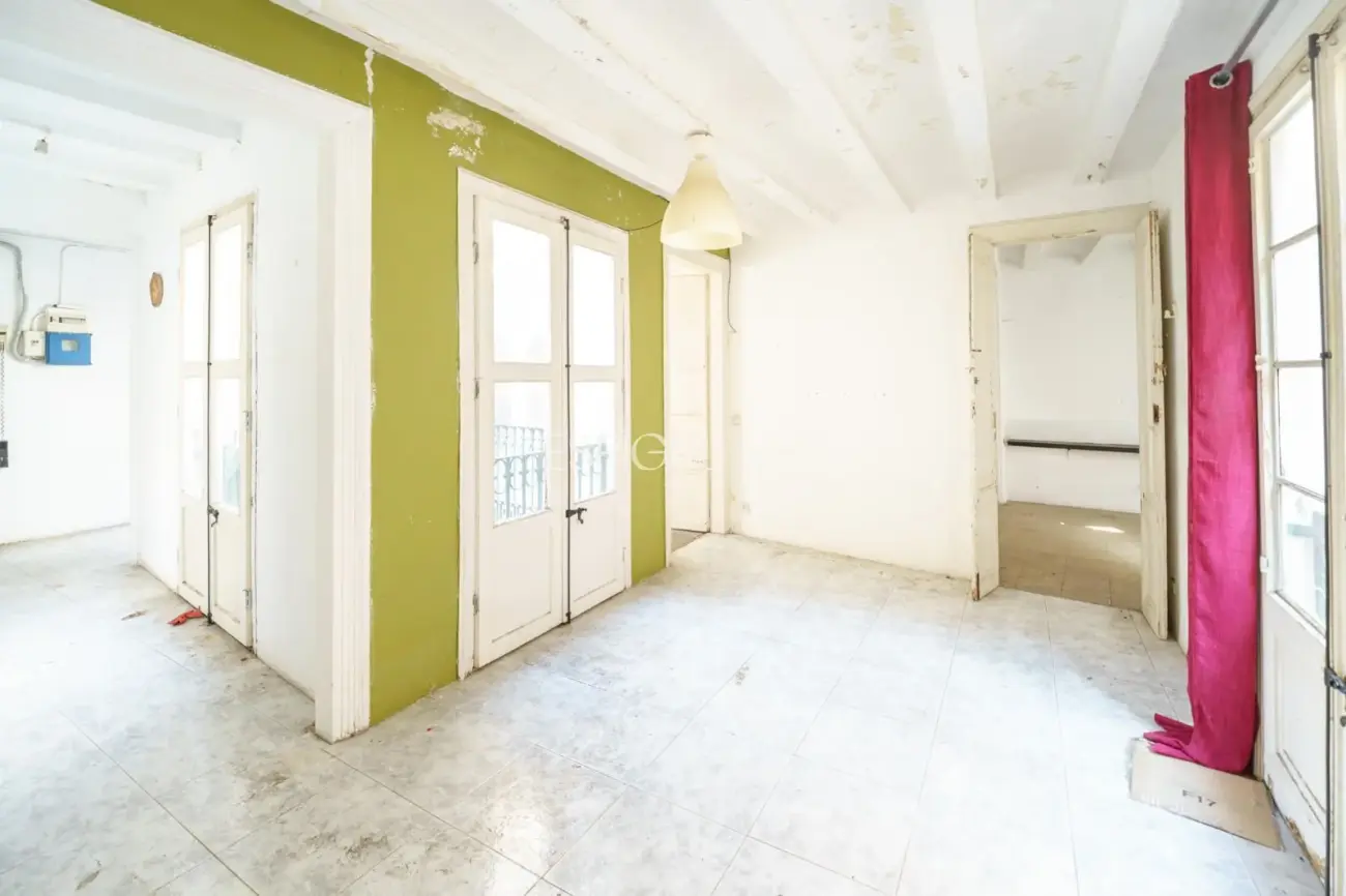 Penthouse for renovation on Carrer de Ferran, El Gòtic