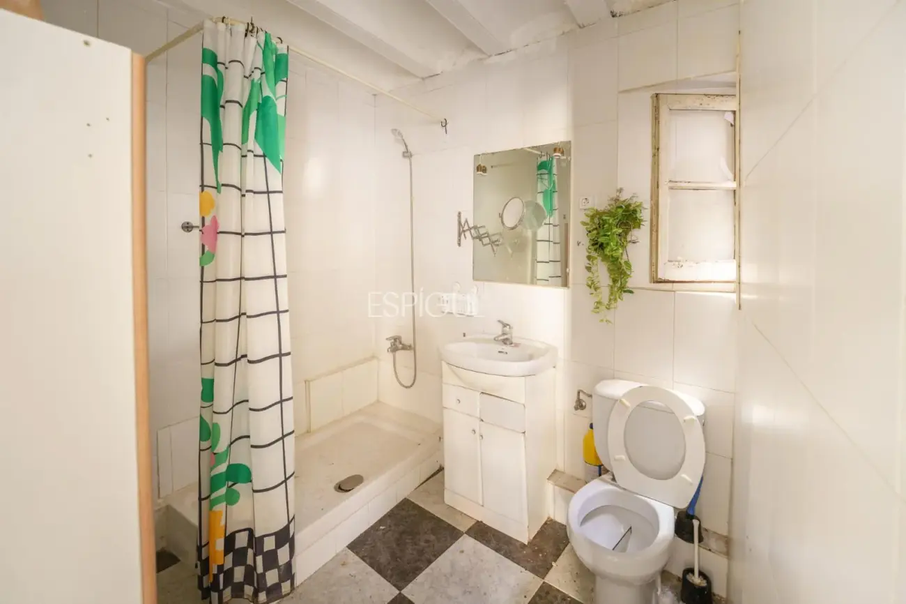 Penthouse for renovation on Carrer de Ferran, El Gòtic