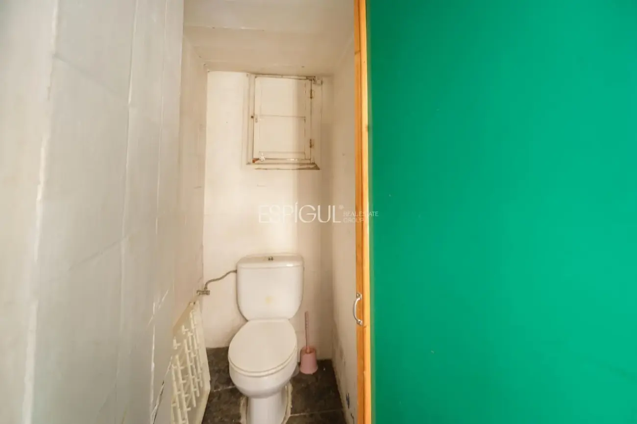 Penthouse for renovation on Carrer de Ferran, El Gòtic