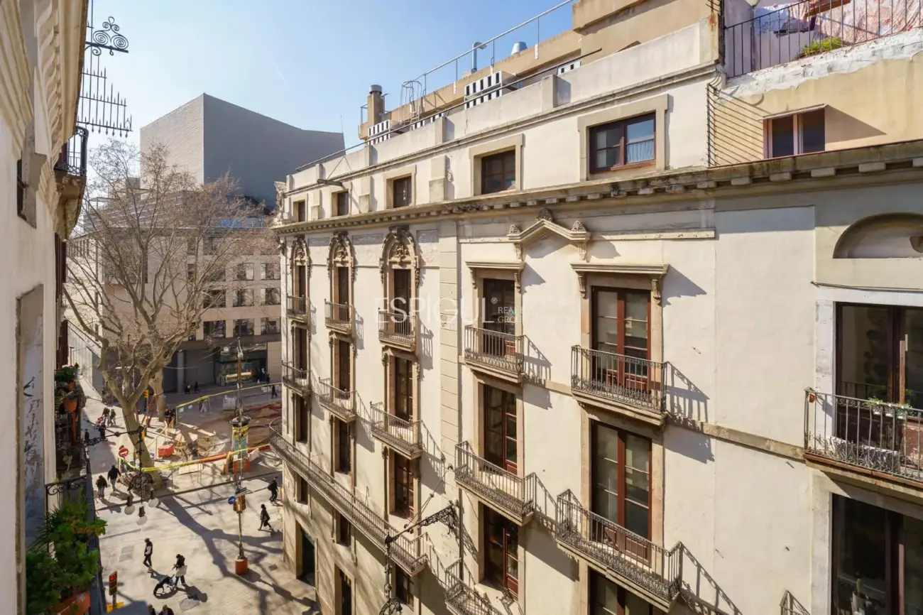 Penthouse for renovation on Carrer de Ferran, El Gòtic