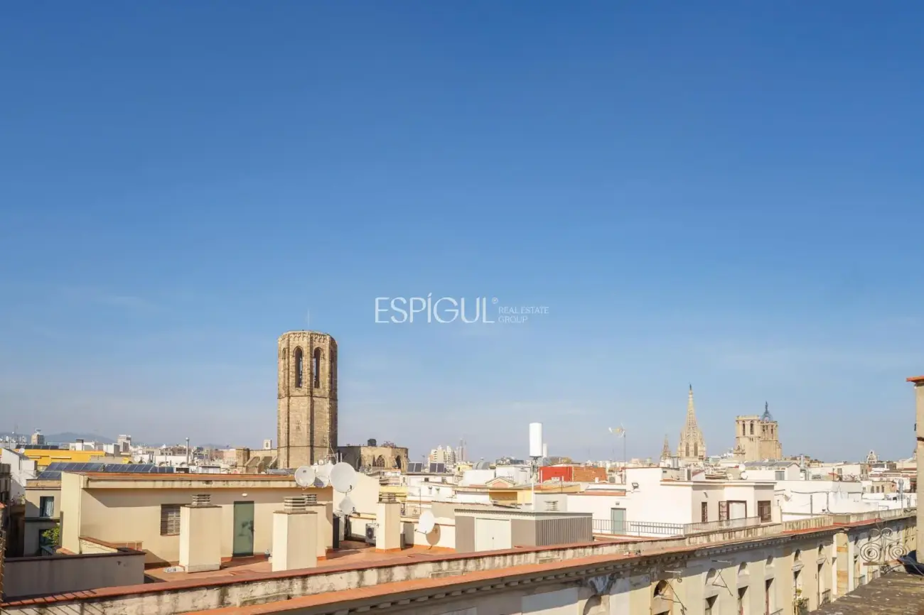 Penthouse for renovation on Carrer de Ferran, El Gòtic