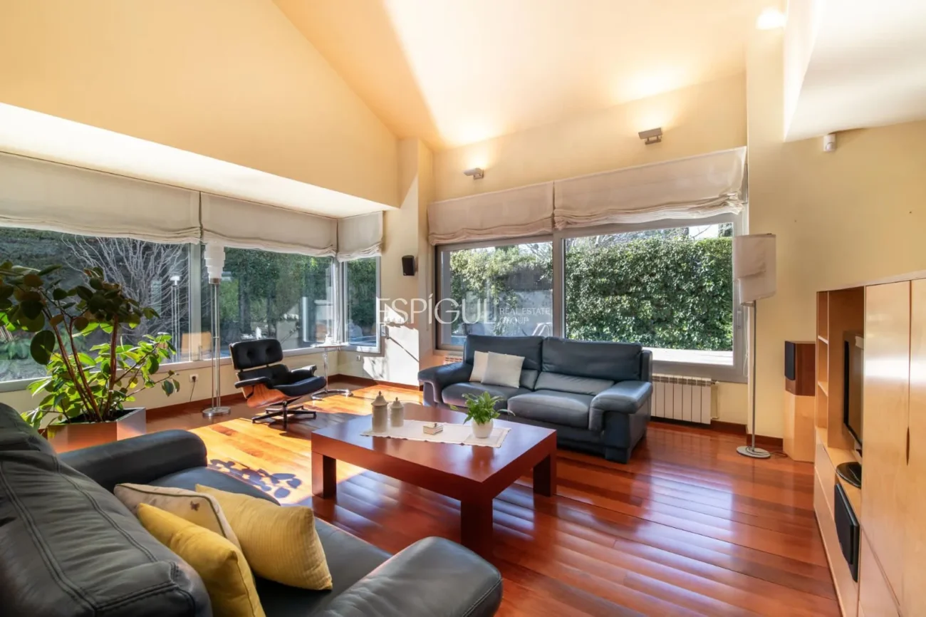 Villa for Sale in Arxiu, Sant Cugat Del Vallés