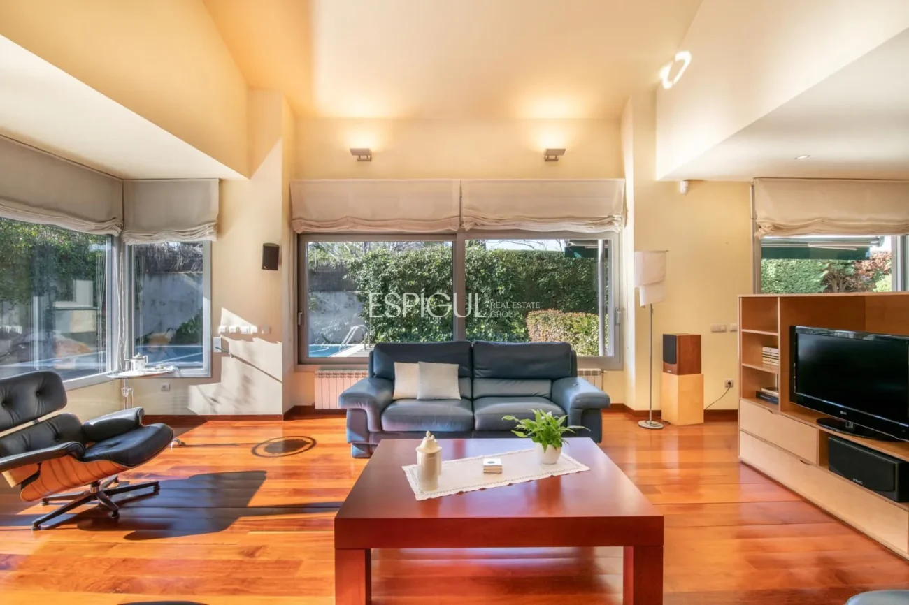 Villa for Sale in Arxiu, Sant Cugat Del Vallés