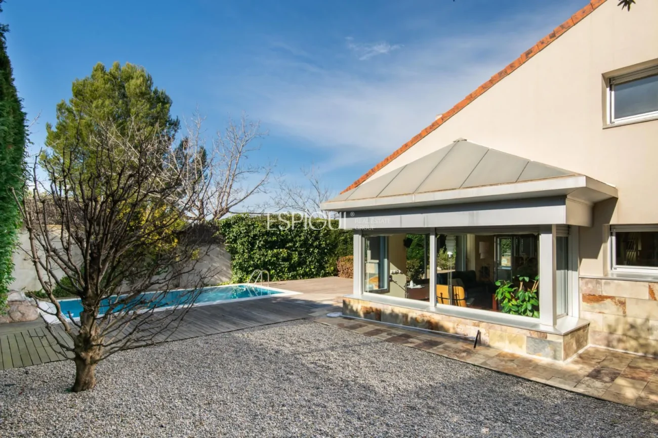 Villa for Sale in Arxiu, Sant Cugat Del Vallés