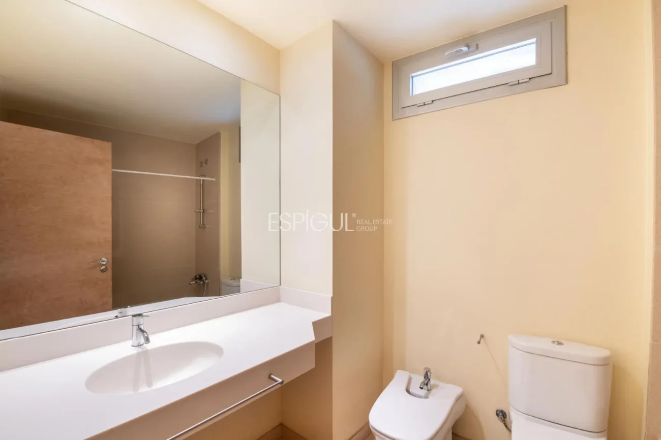 Villa for Sale in Arxiu, Sant Cugat Del Vallés