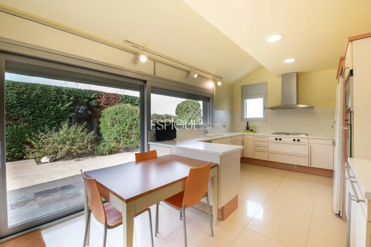 Шале на продажу в Arxiu, Sant Cugat del Vallés