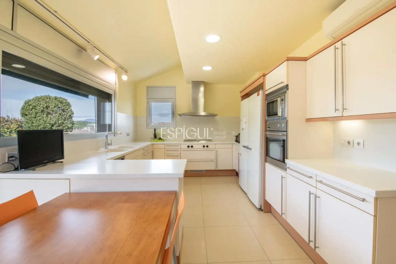 Villa for Sale in Arxiu, Sant Cugat Del Vallés