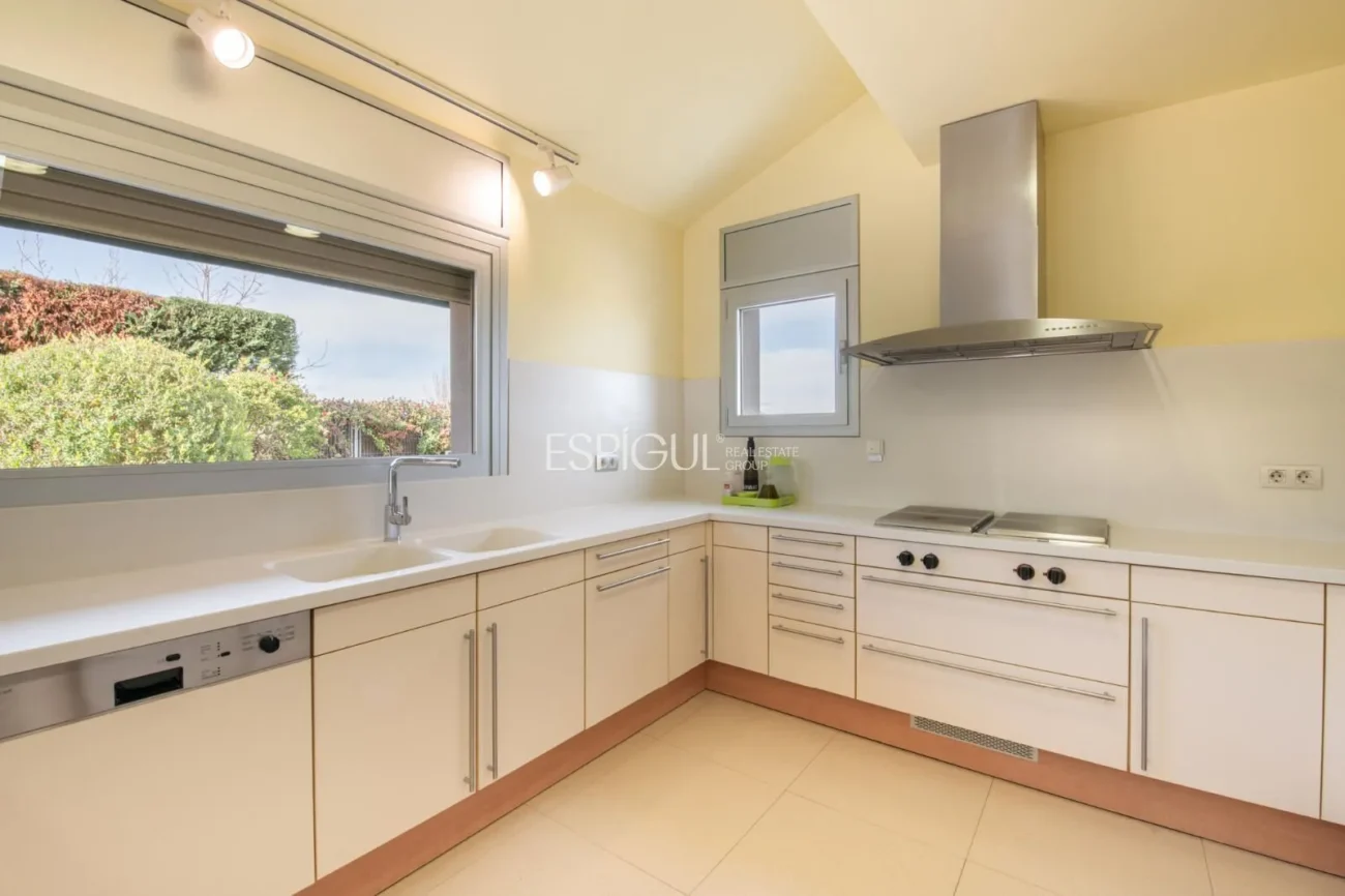Villa for Sale in Arxiu, Sant Cugat Del Vallés