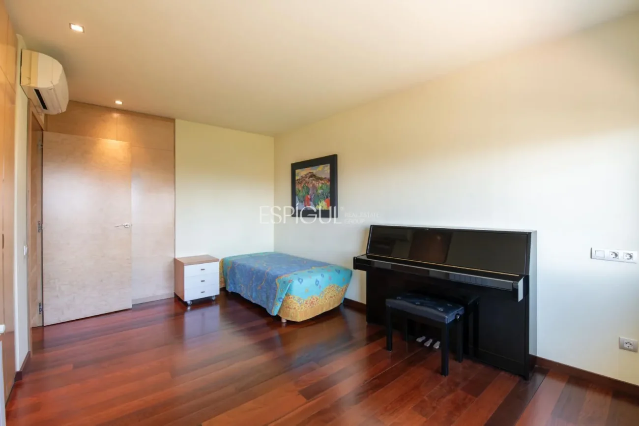 Villa for Sale in Arxiu, Sant Cugat Del Vallés