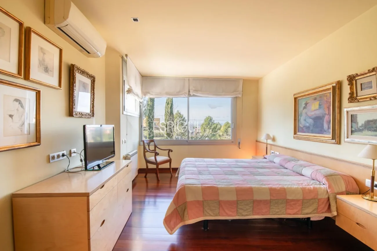 Villa for Sale in Arxiu, Sant Cugat Del Vallés