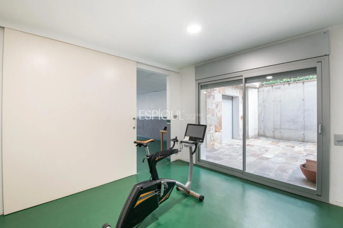 Villa for Sale in Arxiu, Sant Cugat Del Vallés