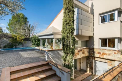 Villa for Sale in Arxiu, Sant Cugat Del Vallés