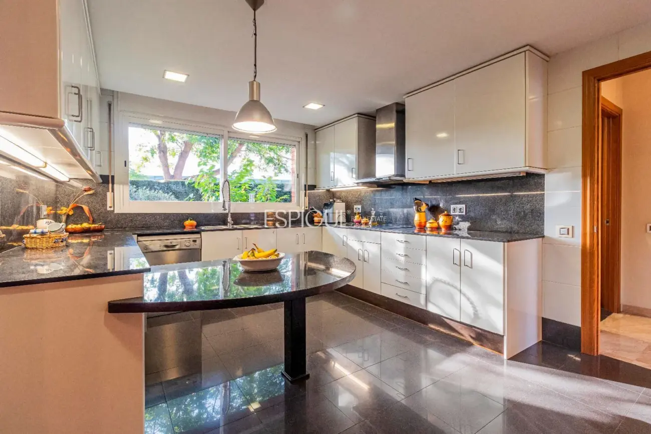 Villa for sale in Mirasol