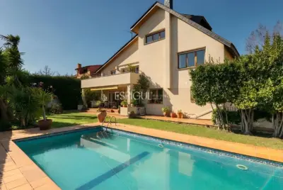 Villa à vendre dans le quartier Arxiu de Sant Cugat del Vallès