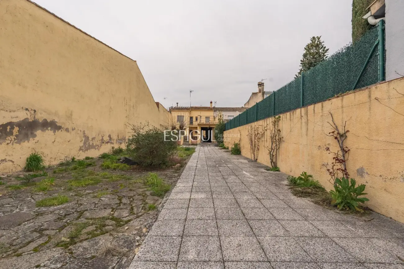 Elegante casa familiar en Riudarenes de 7 habitaciones