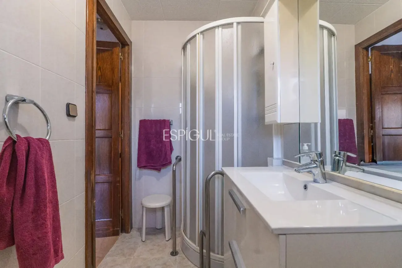 Elegante casa familiar en Riudarenes de 7 habitaciones