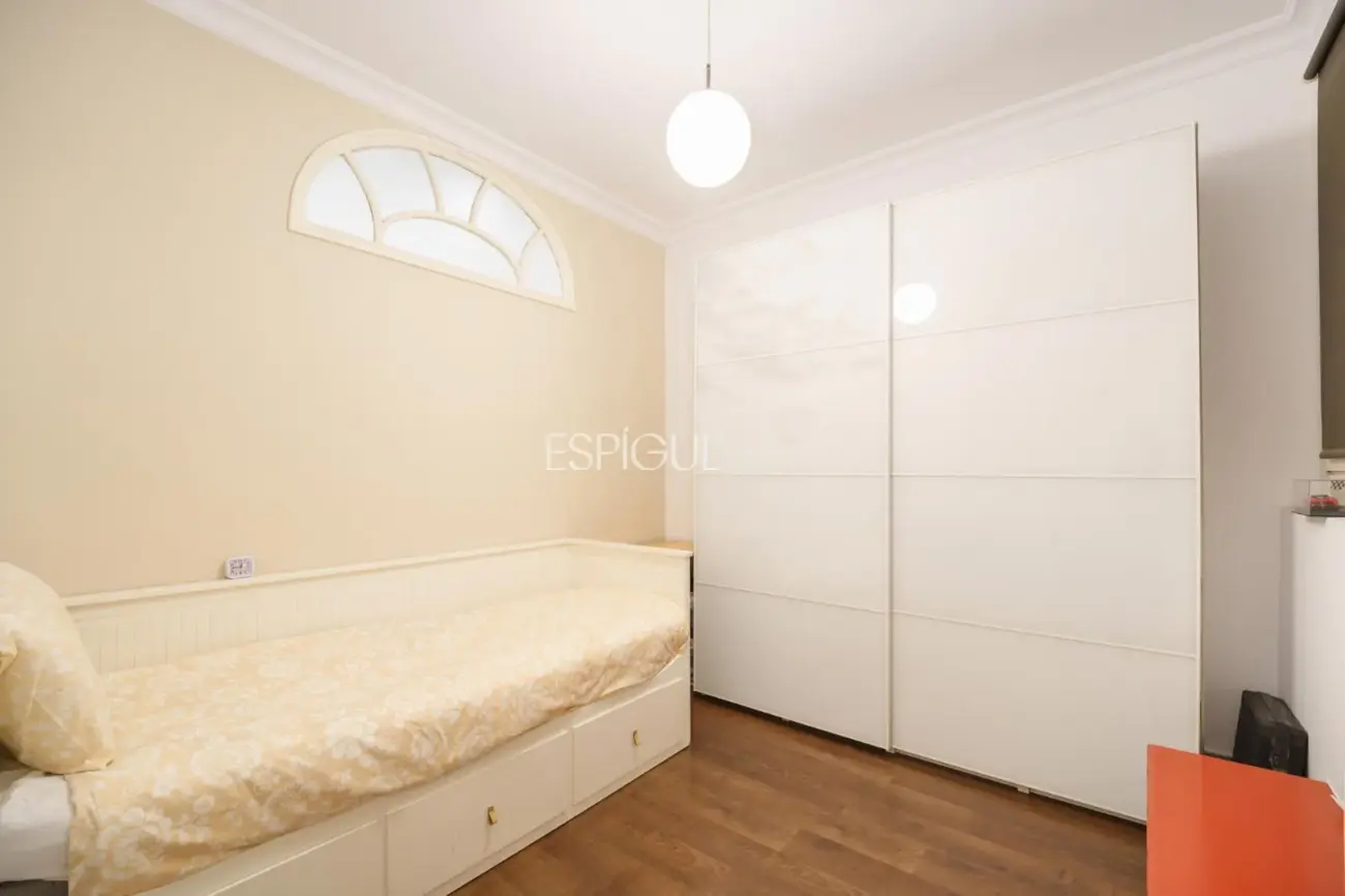 Эксклюзивная квартира с частной террасой в районе Эшампле – Сант-Антони