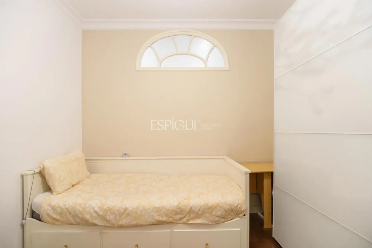 Эксклюзивная квартира с частной террасой в районе Эшампле – Сант-Антони