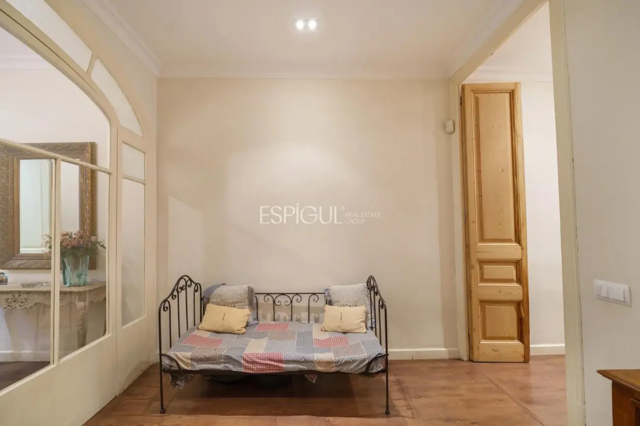 Эксклюзивная квартира с частной террасой в районе Эшампле – Сант-Антони