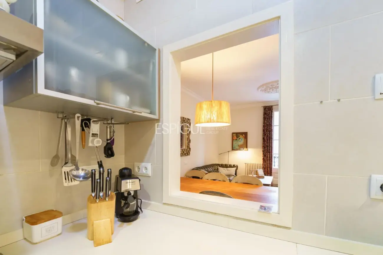 Эксклюзивная квартира с частной террасой в районе Эшампле – Сант-Антони