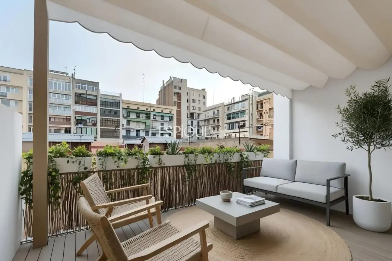 Exclusiu pis amb terrassa privada a l’Eixample – Sant Antoni