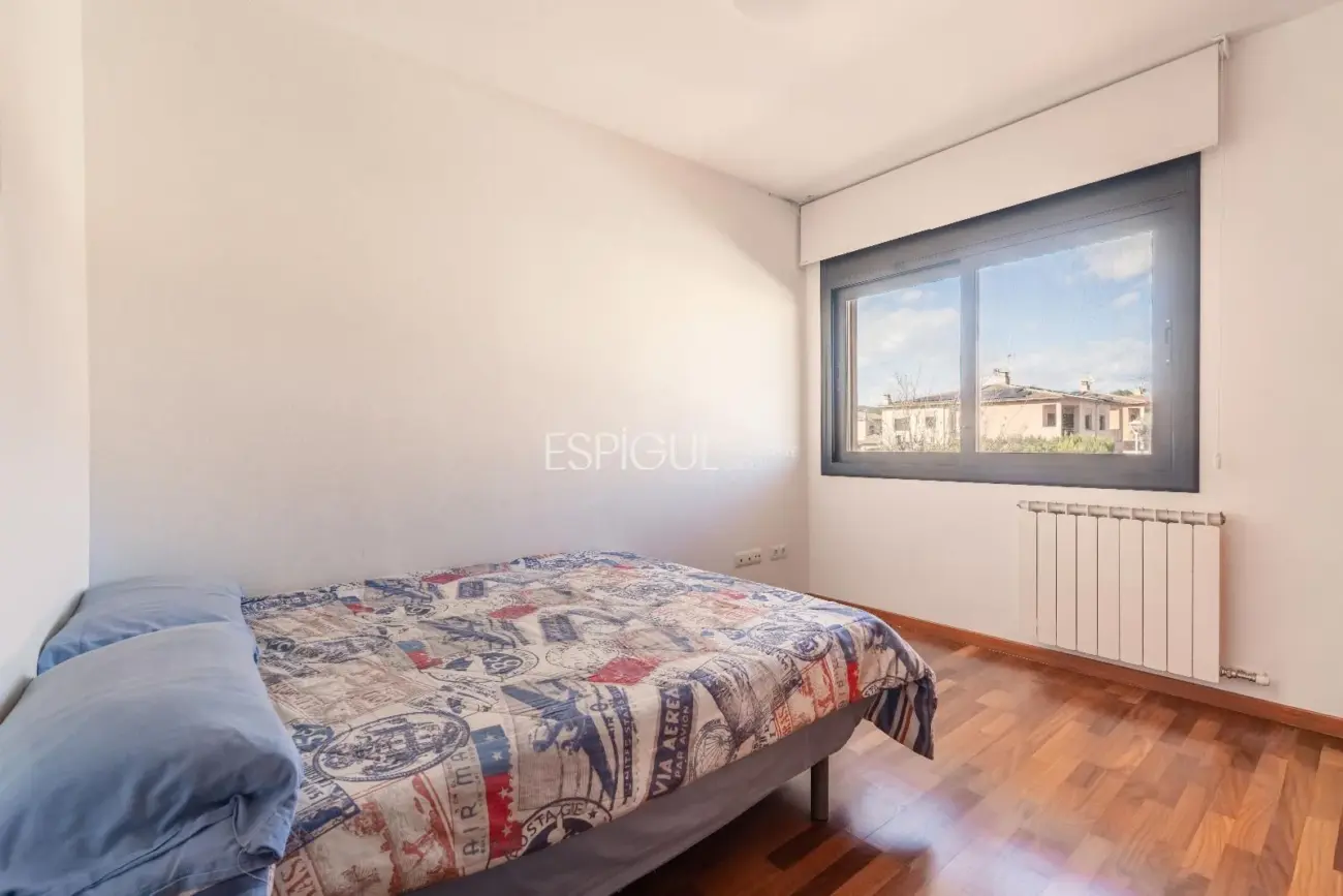 Exclusiva casa en Sant Julià de Ramis con 4 habitaciones y gran jardín