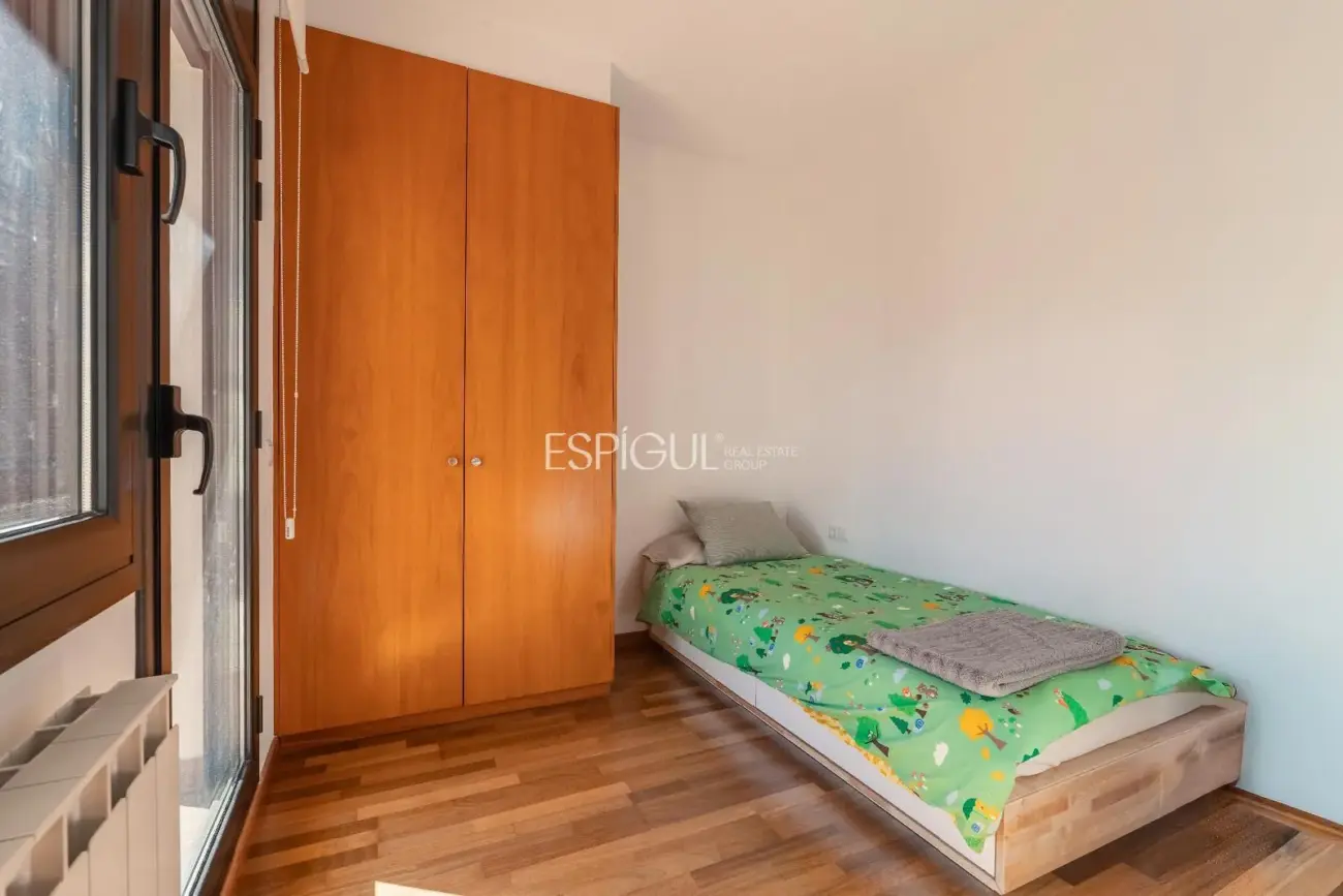 Exclusiva casa en Sant Julià de Ramis con 4 habitaciones y gran jardín