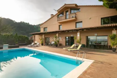 Résidence de luxe exclusive à Sant Feliu de Codines