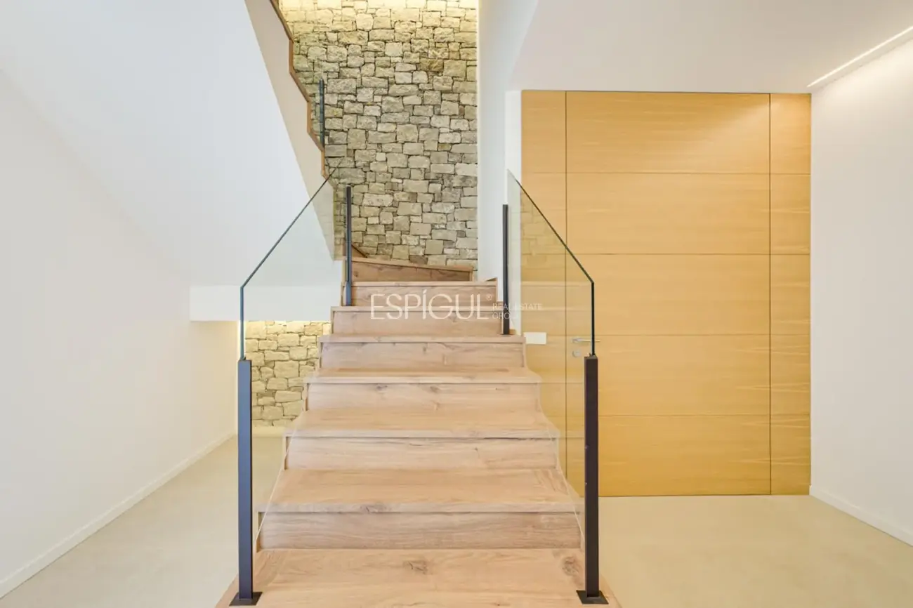 Exclusiva villa con vistas panorámicas al mar en Cim d’Aro.