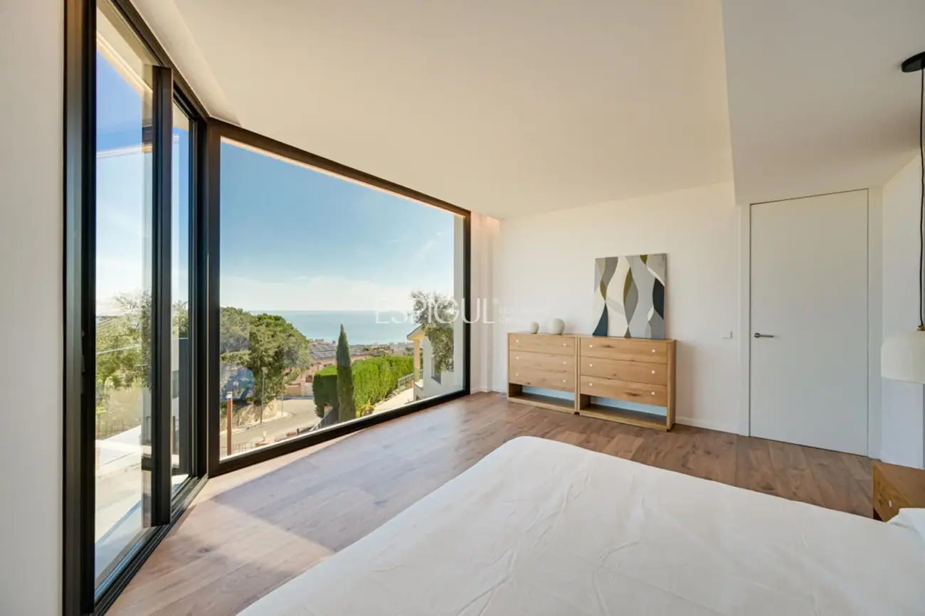 Exclusiva villa con vistas panorámicas al mar en Cim d’Aro.